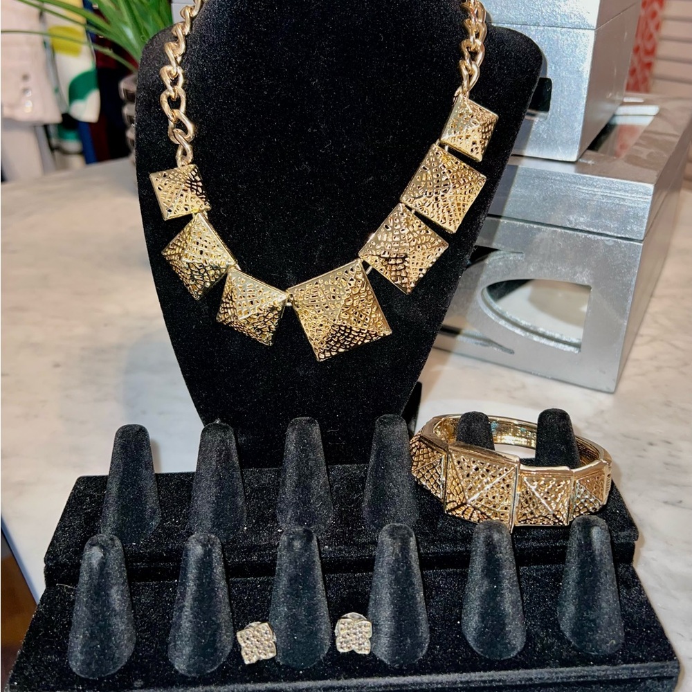 Bcbgmaxazria Gold Geometric Statement Necklace, B… - image 7